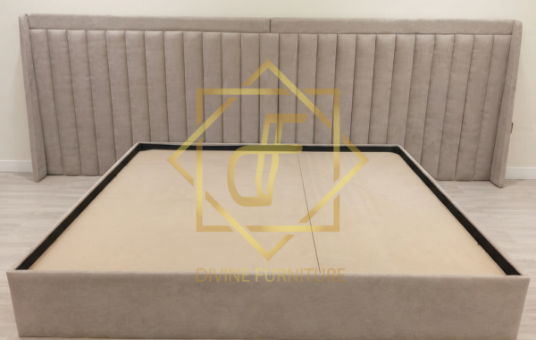 High headboard Bed